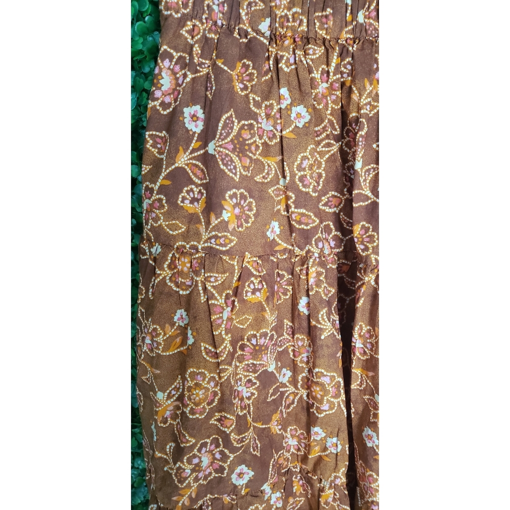 11. J.Crew Tiered pull-on maxi skirt in vintage vines - Picture 4 of 11